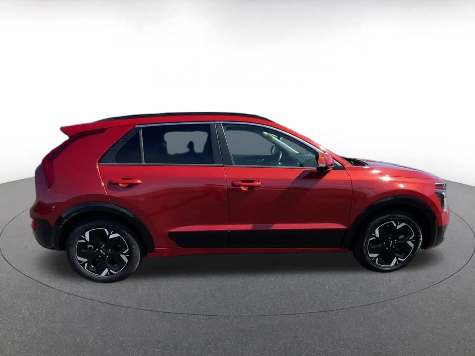 Thumbnail: 2023 Kia Niro - 16