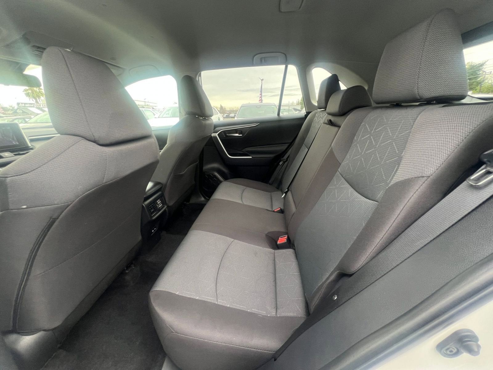 Thumbnail: 2025 Toyota RAV4 - 25