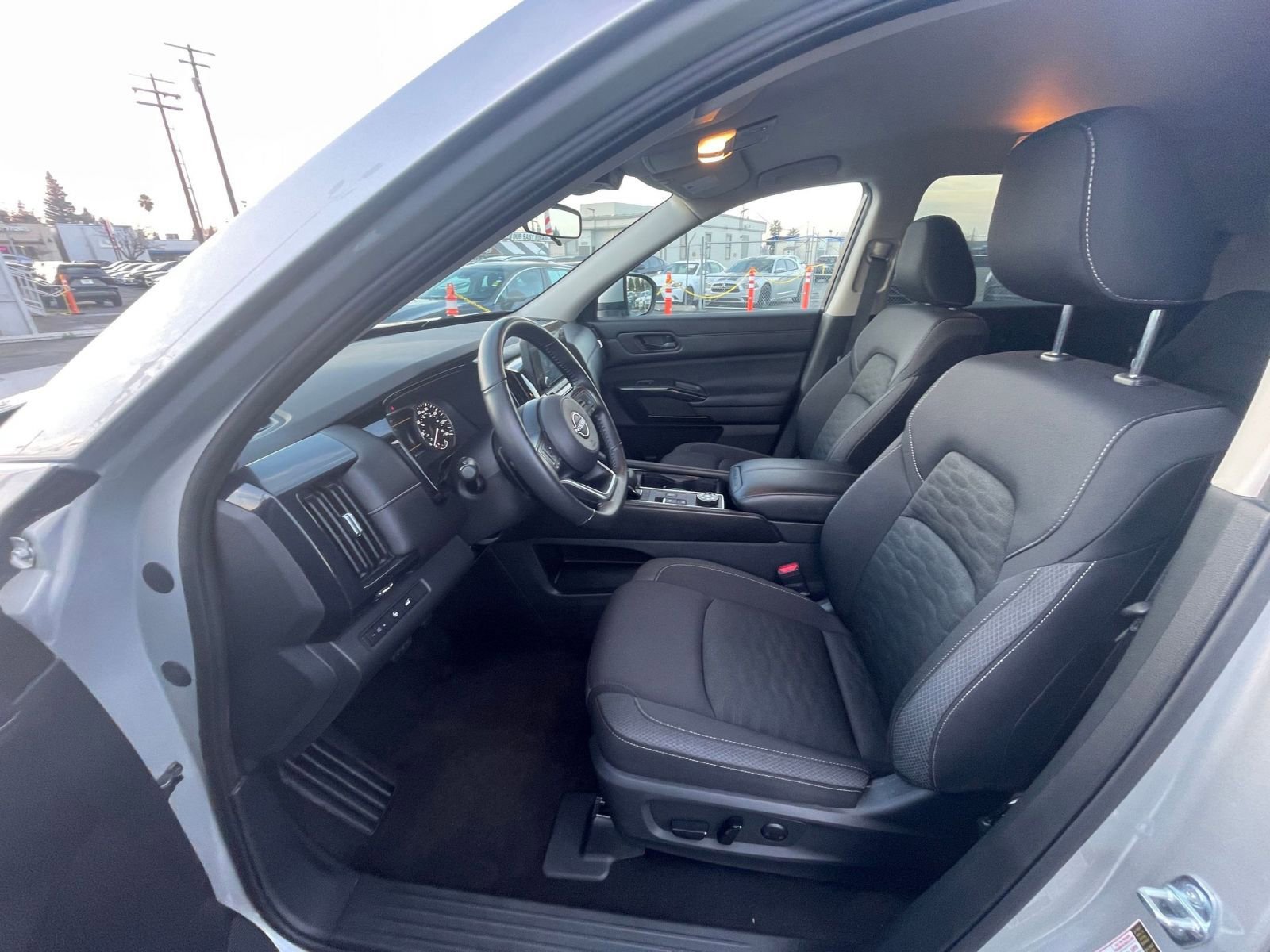 Thumbnail: 2025 Nissan Pathfinder - 28