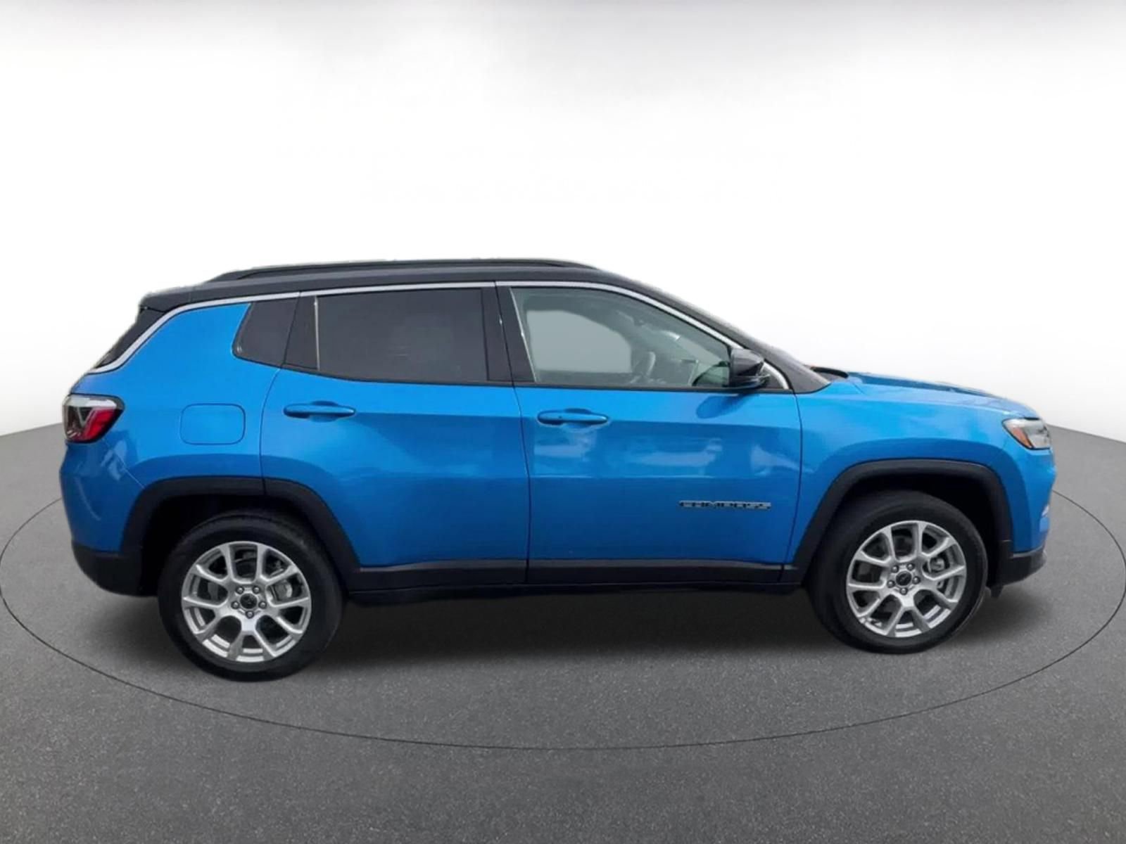 Thumbnail: 2025 Jeep Compass - 16