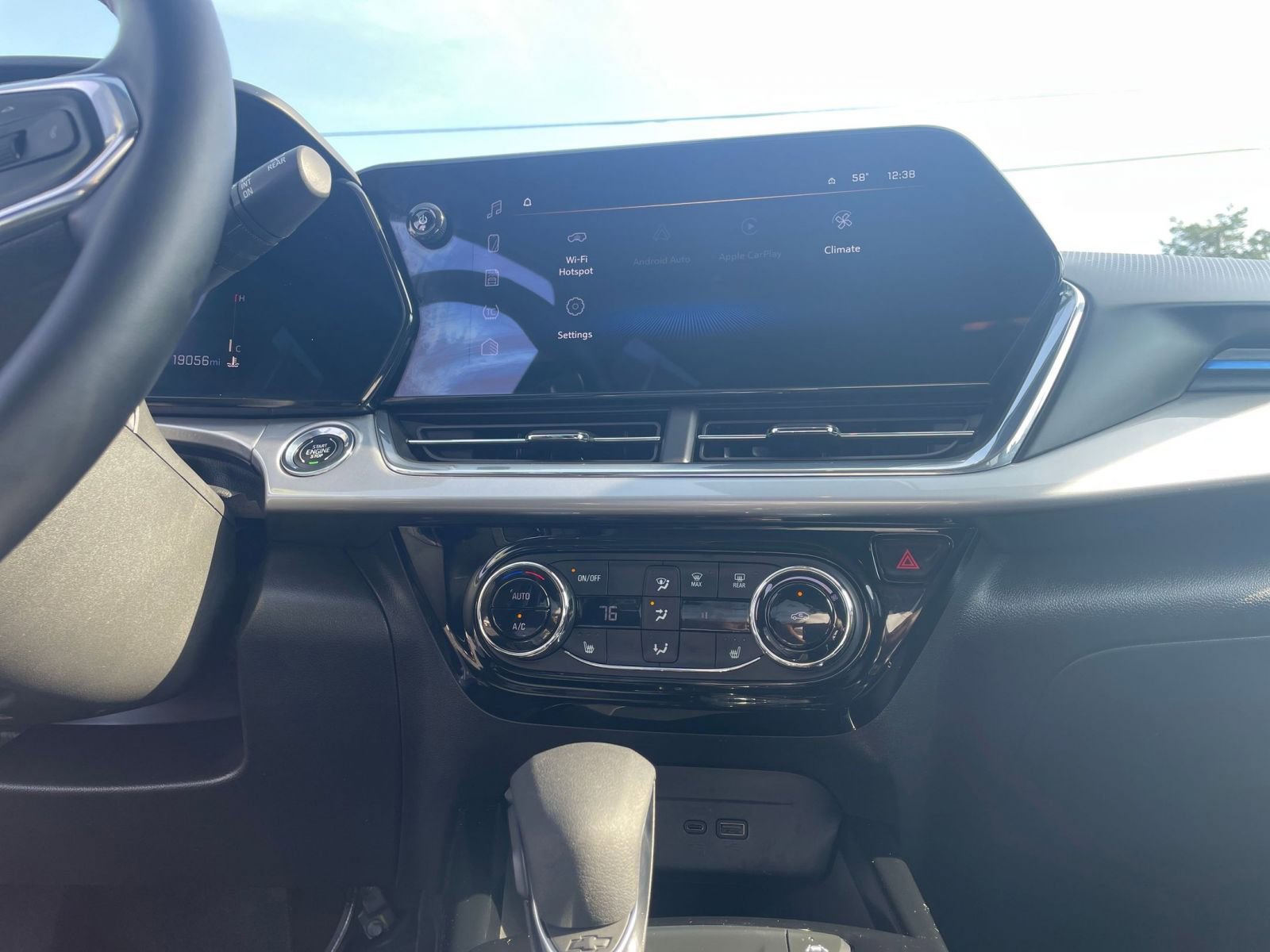 Thumbnail: 2025 Chevrolet Trax - 17