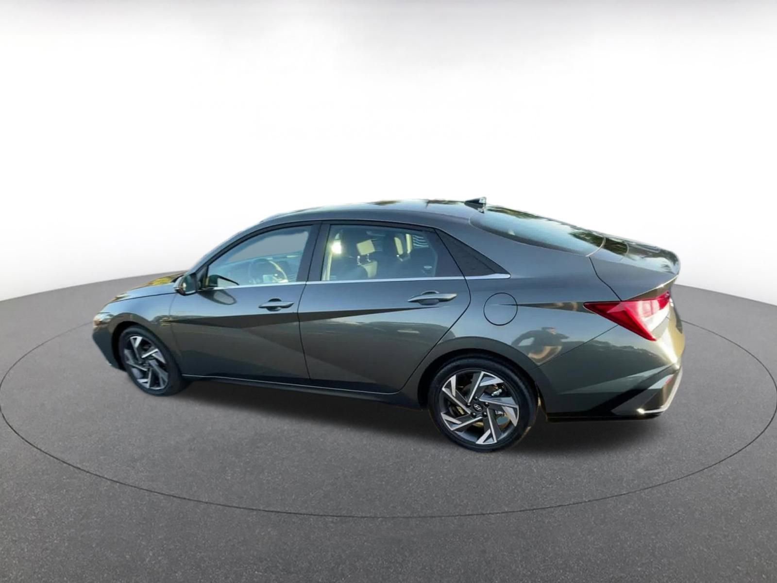 Thumbnail: 2025 Hyundai Elantra - 10