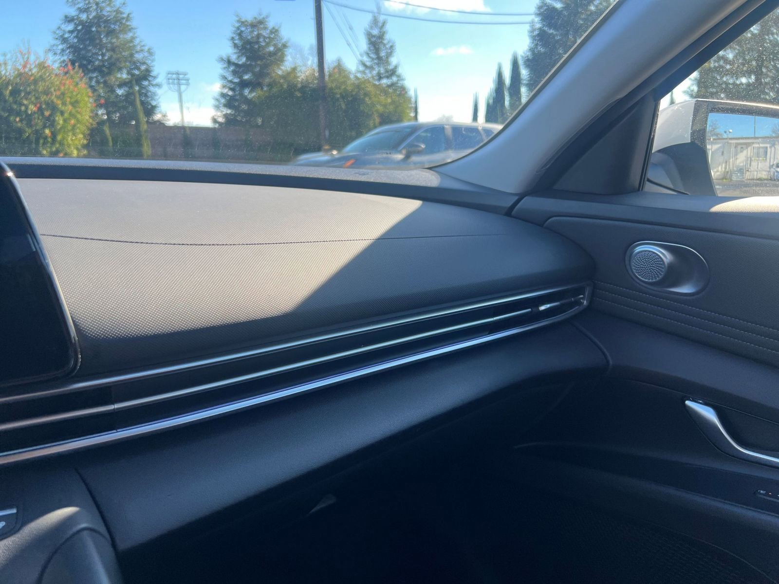 Thumbnail: 2025 Hyundai Elantra - 35