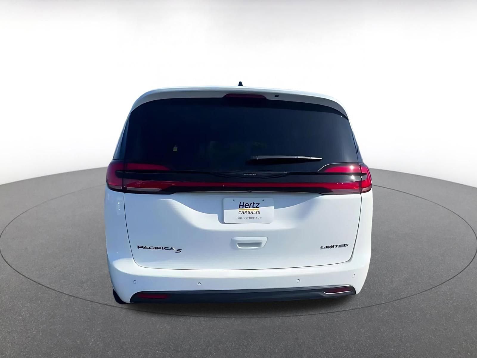 Thumbnail: 2025 Chrysler Pacifica - 12