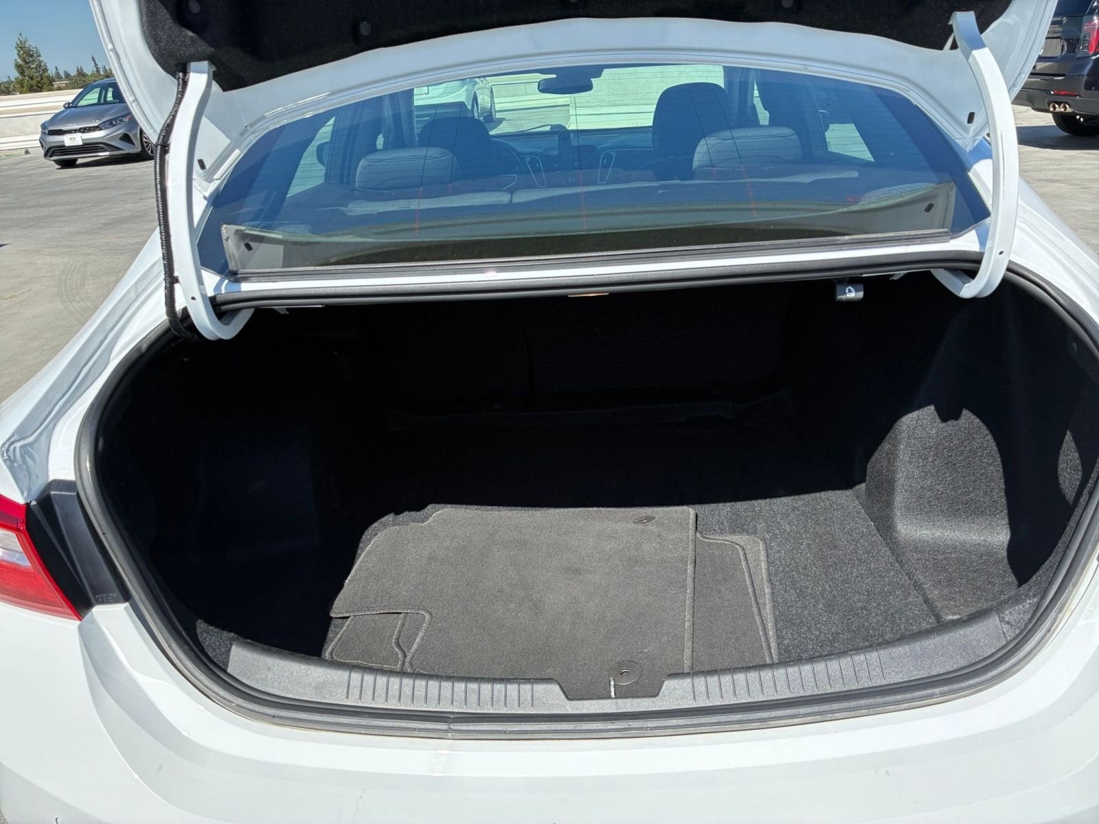 Thumbnail: 2024 Chevrolet Malibu - 31