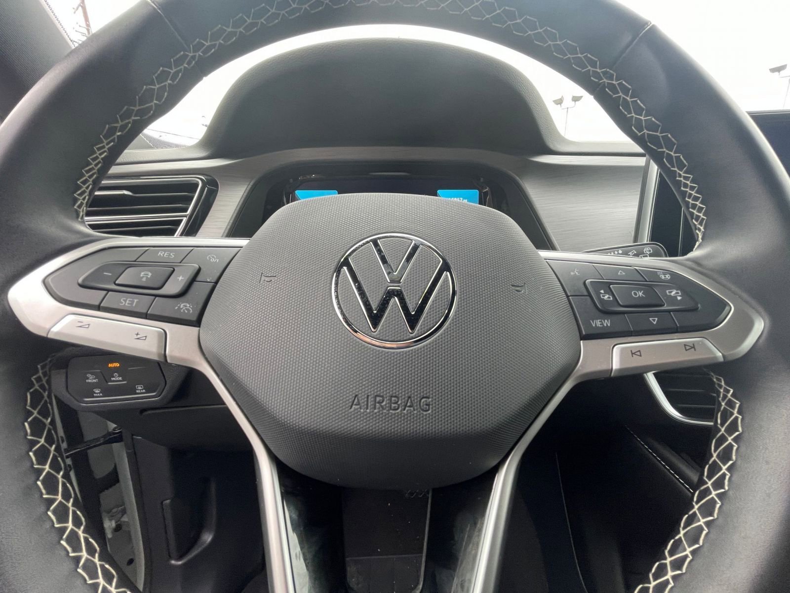 Thumbnail: 2025 Volkswagen Atlas - 28