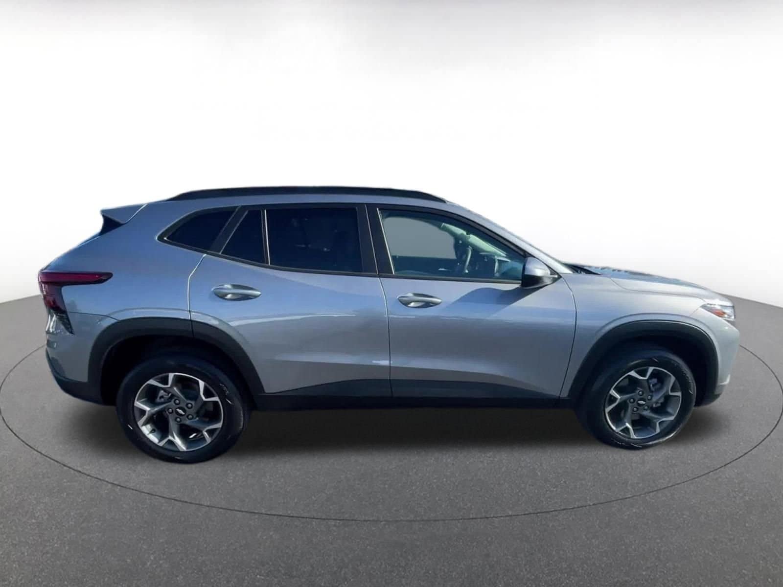 Thumbnail: 2025 Chevrolet Trax - 16