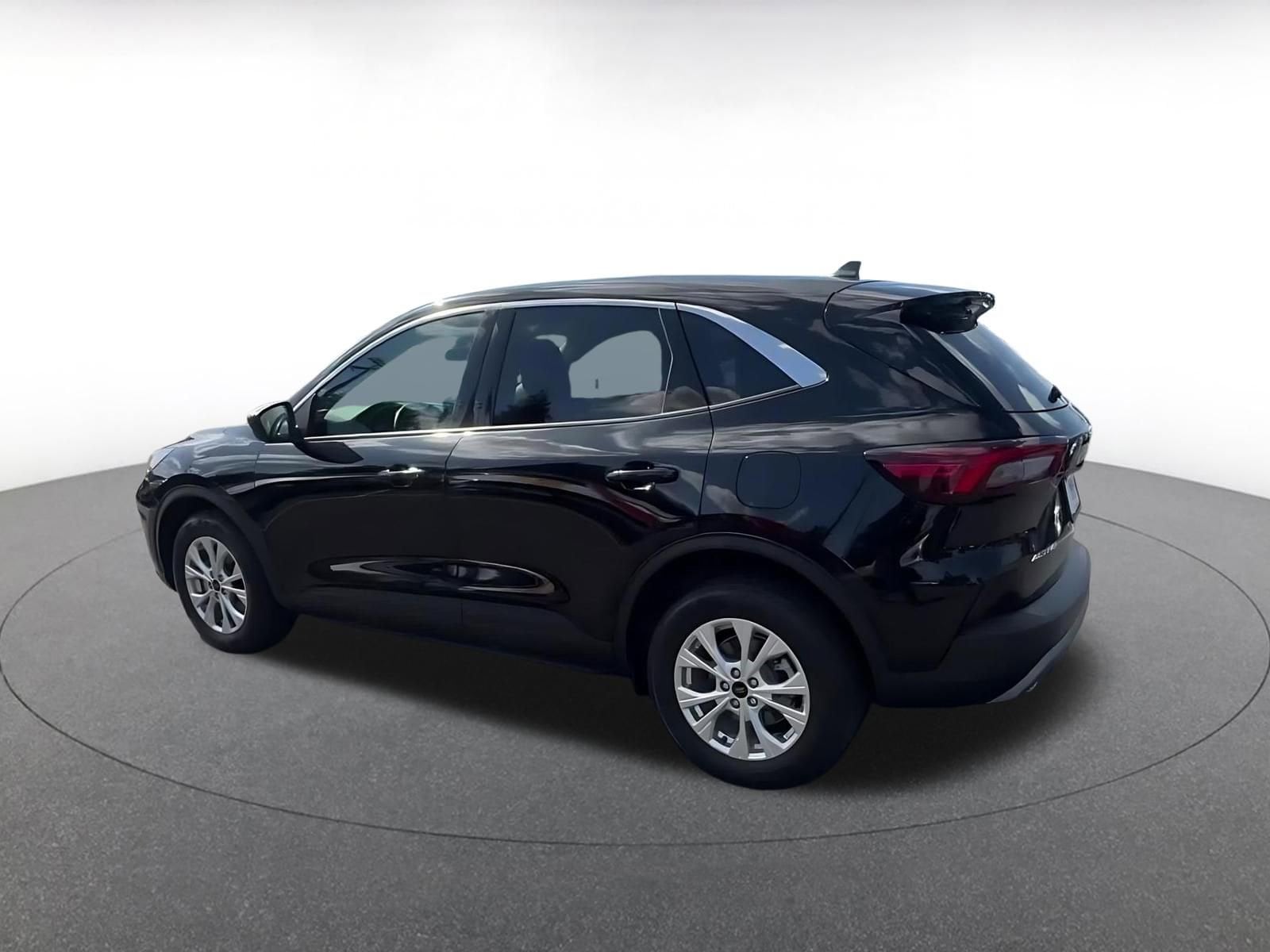 Thumbnail: 2023 Ford Escape - 10