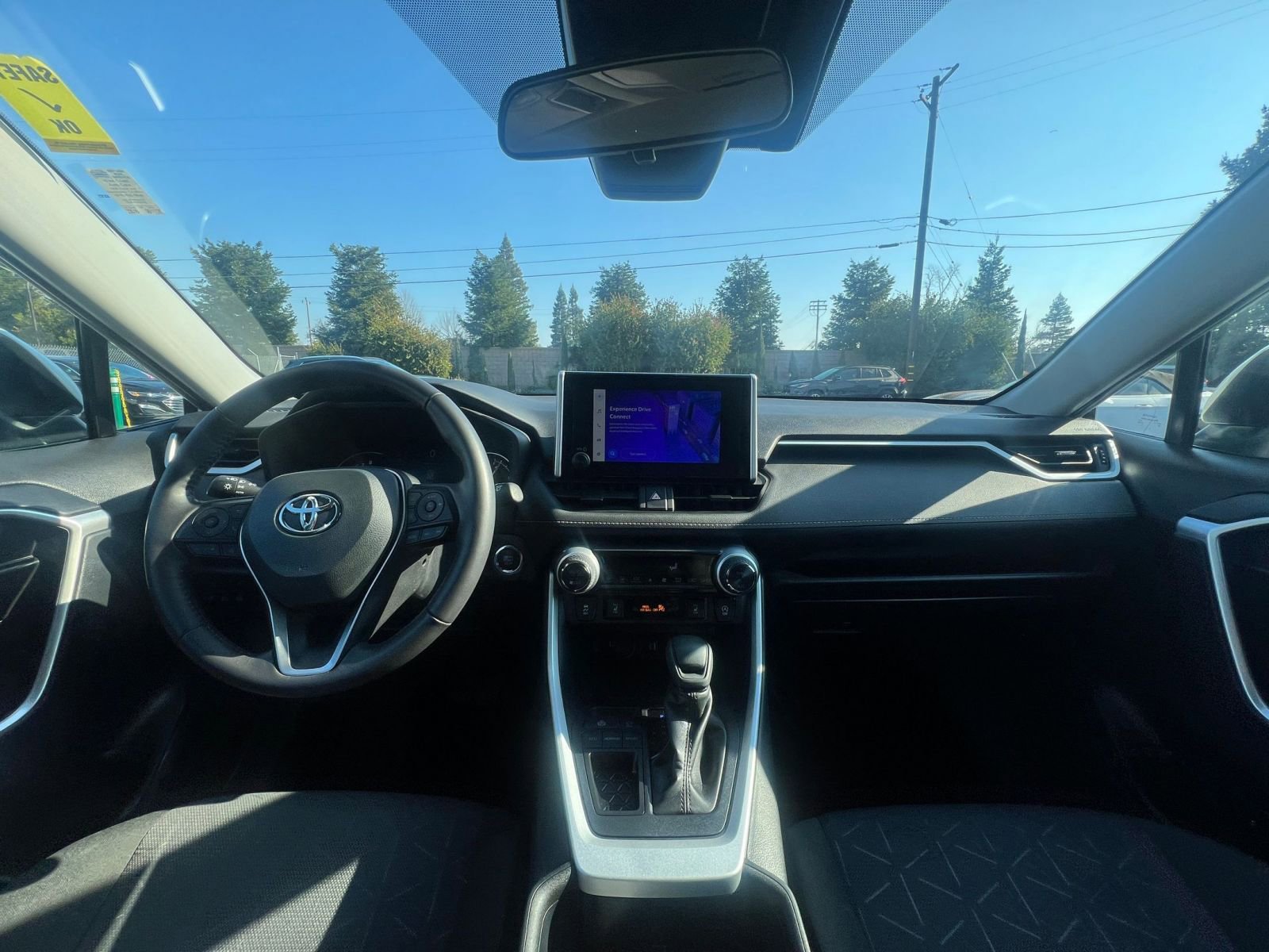 Thumbnail: 2025 Toyota RAV4 - 33