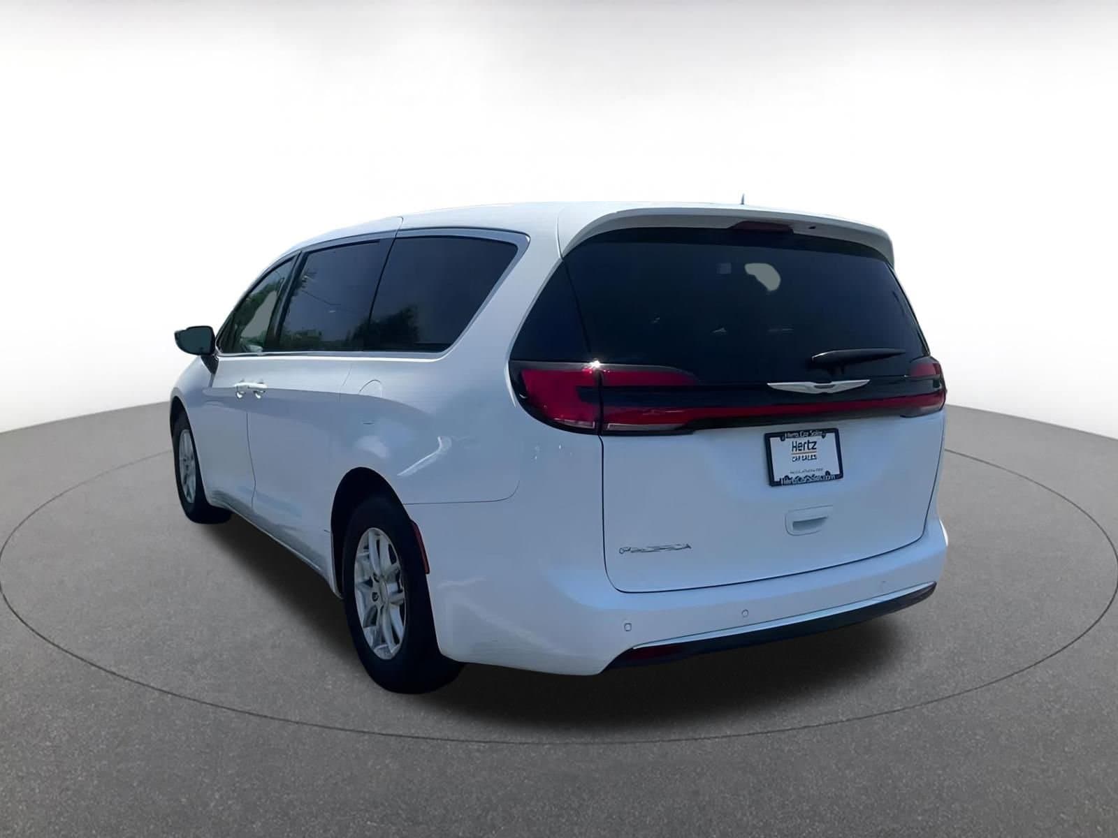 Thumbnail: 2024 Chrysler Pacifica - 11