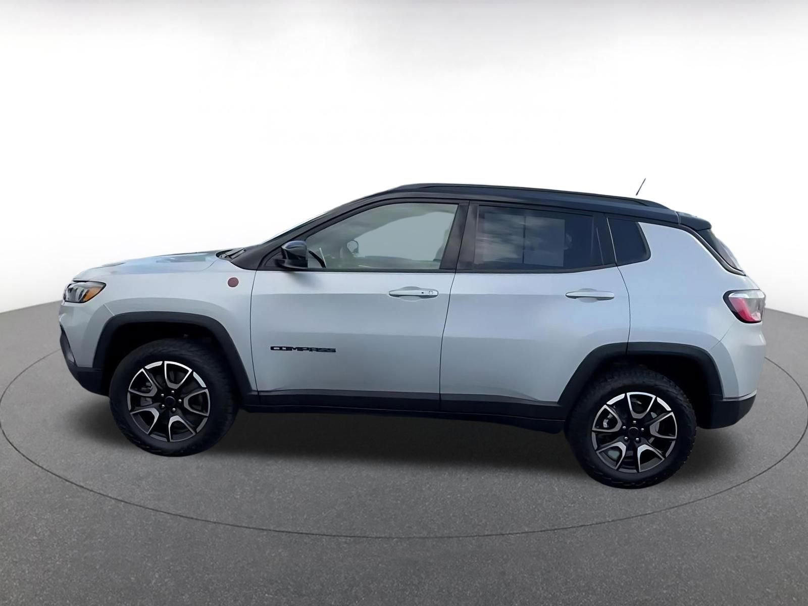 Thumbnail: 2025 Jeep Compass - 9