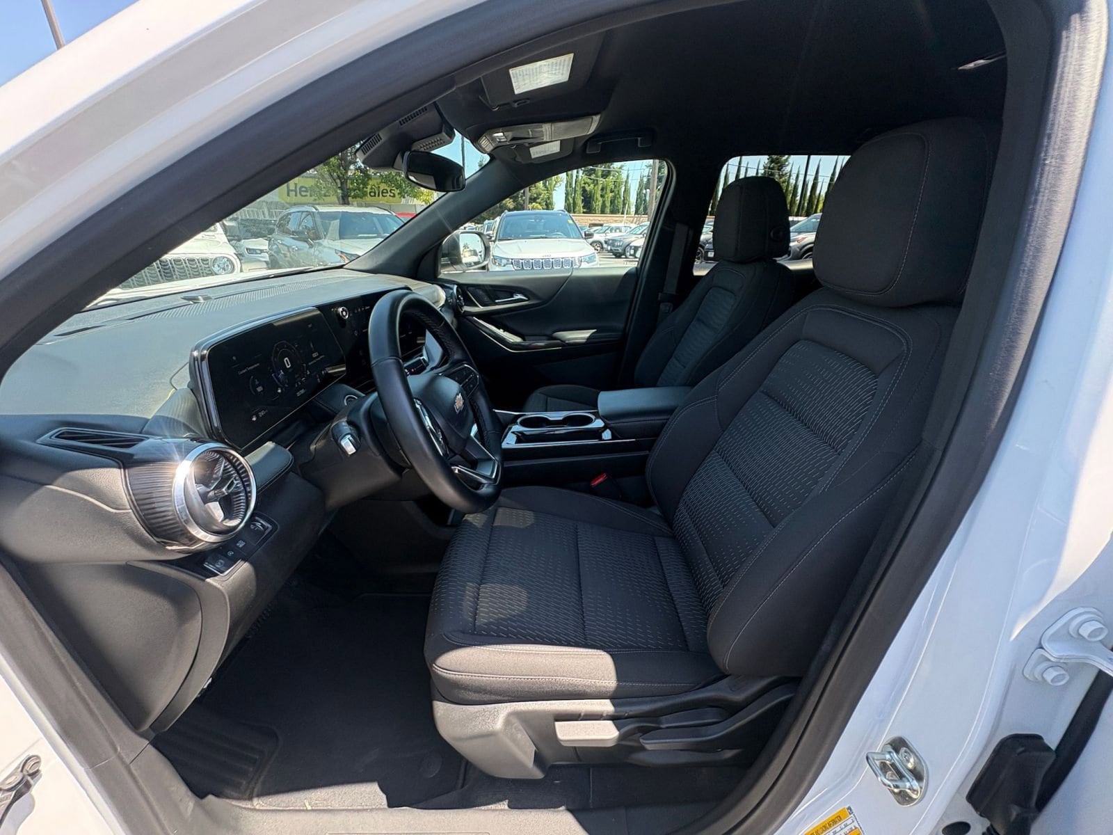 Thumbnail: 2025 Chevrolet Equinox - 28