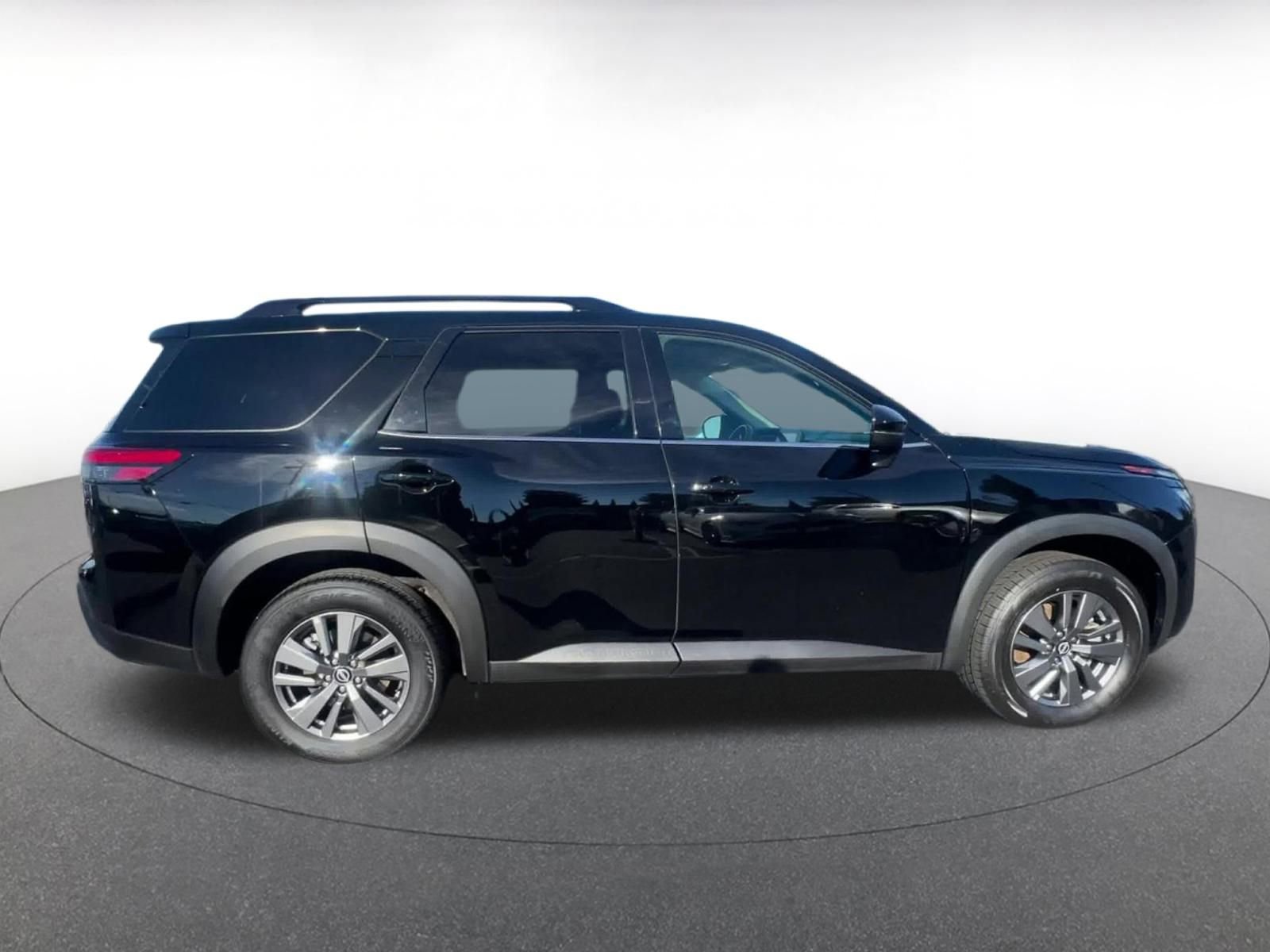 Thumbnail: 2025 Nissan Pathfinder - 16