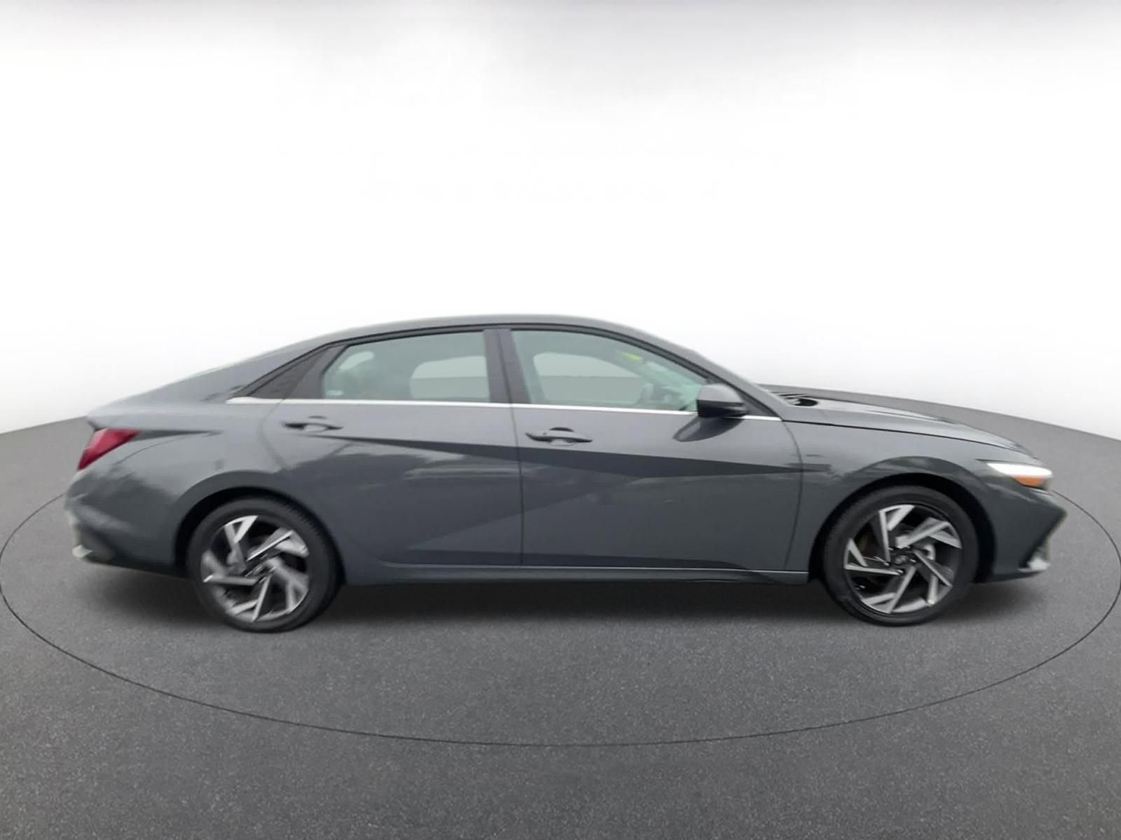 Thumbnail: 2025 Hyundai Elantra - 16