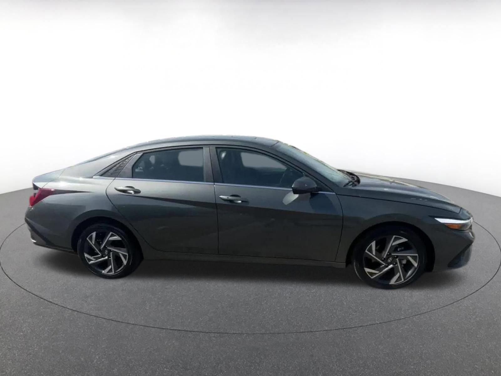 Thumbnail: 2025 Hyundai Elantra - 16