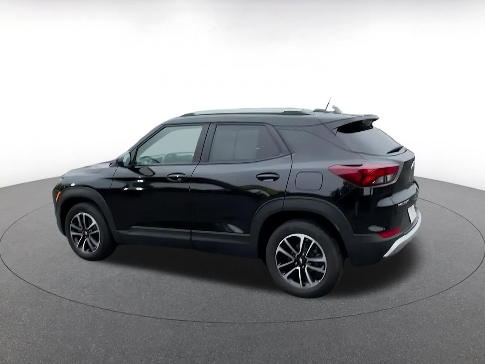 Thumbnail: 2025 Chevrolet TrailBlazer - 10