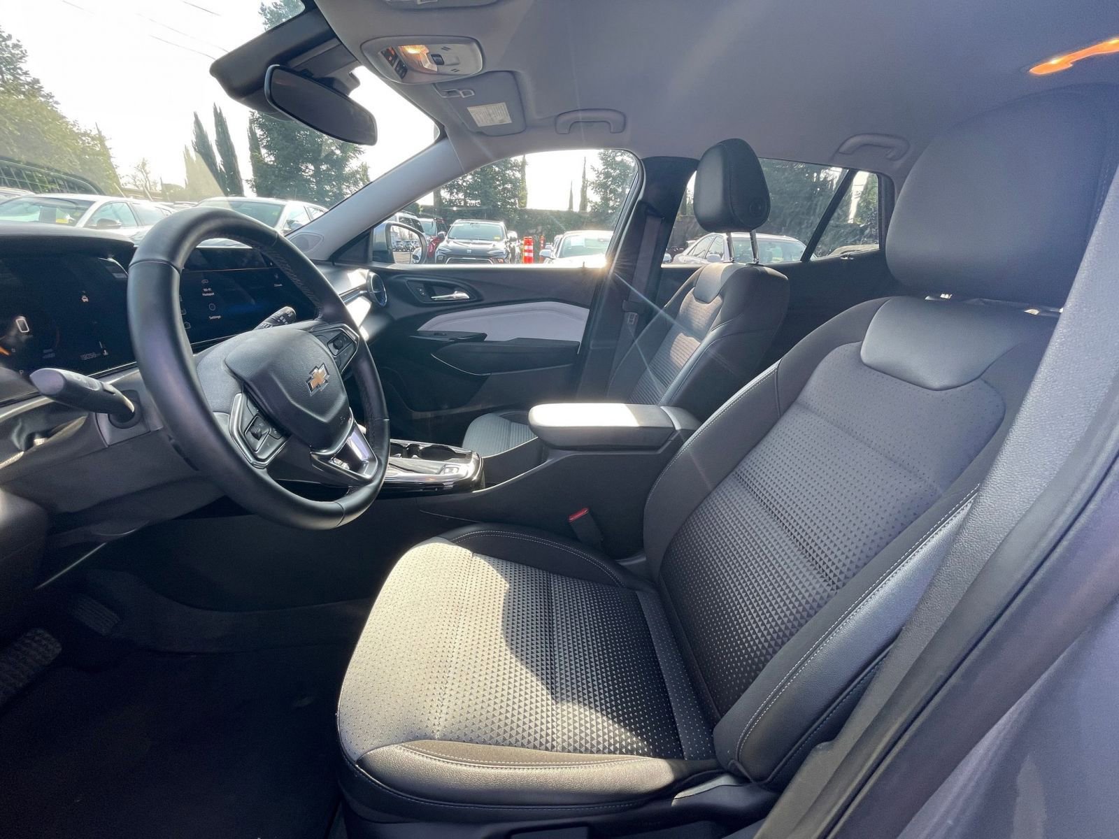 Thumbnail: 2025 Chevrolet Trax - 22