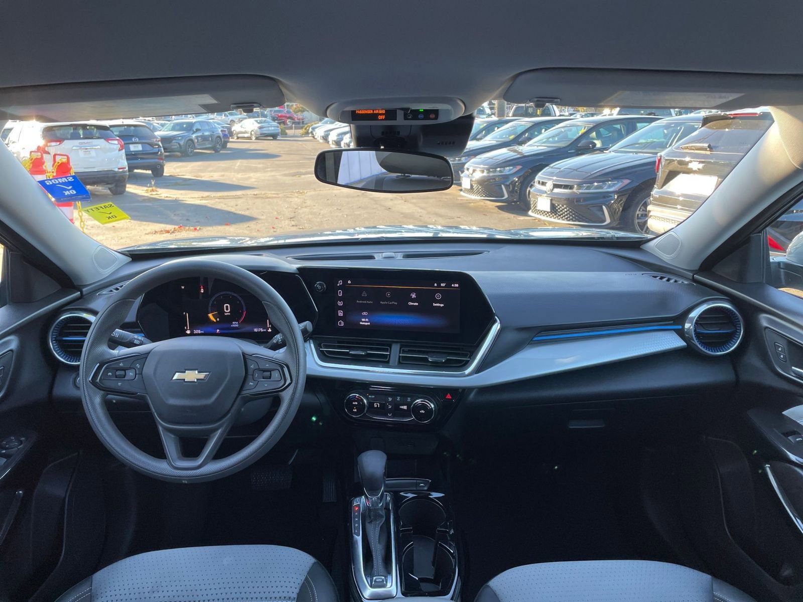 Thumbnail: 2025 Chevrolet Trax - 32