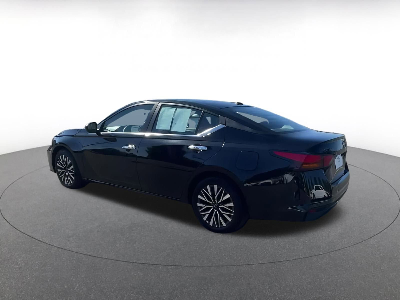 Thumbnail: 2024 Nissan Altima - 10