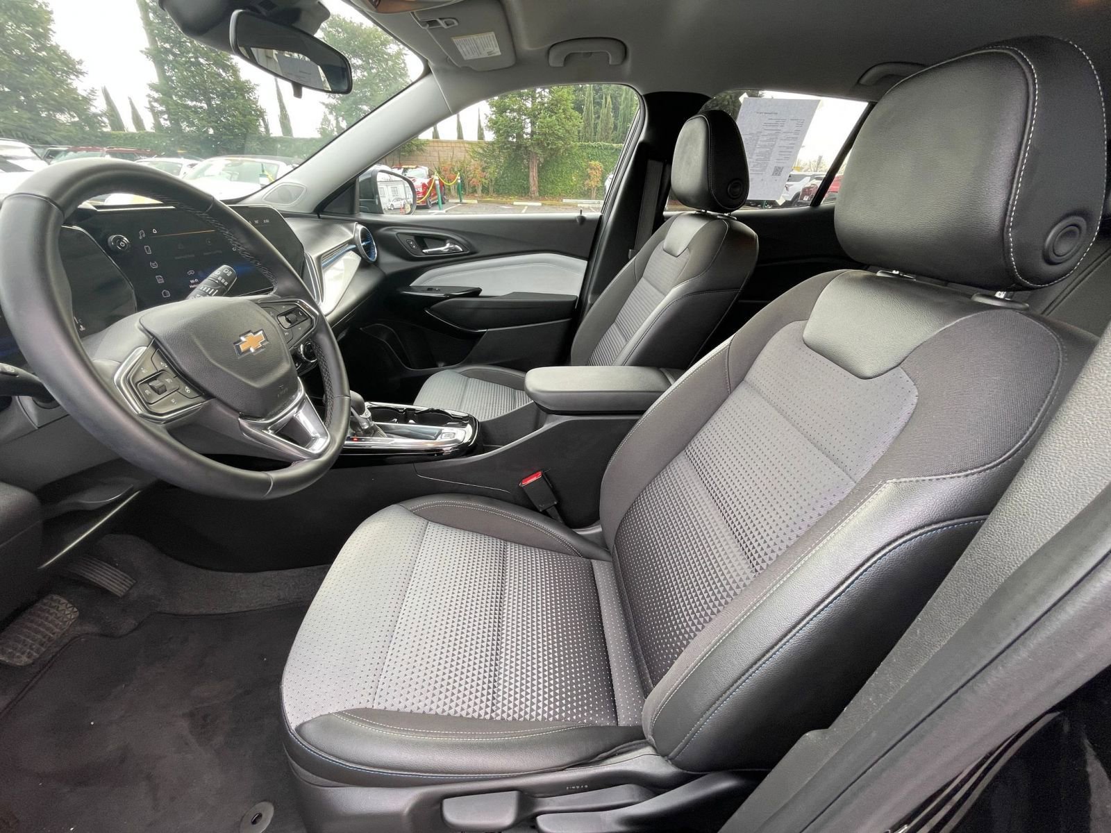 Thumbnail: 2025 Chevrolet Trax - 22