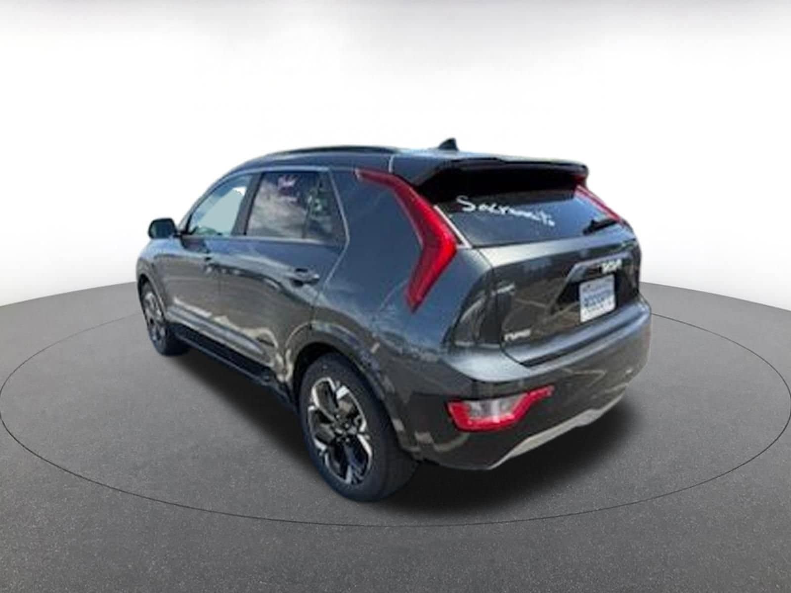 Thumbnail: 2023 Kia Niro - 3