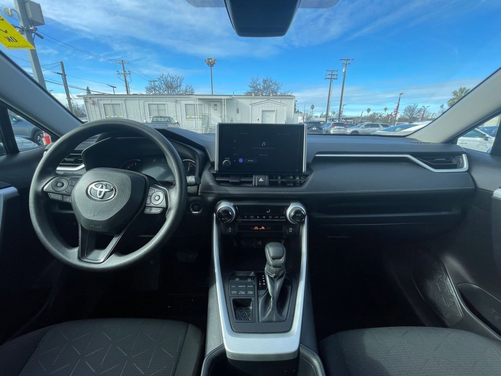 Thumbnail: 2025 Toyota RAV4 - 34