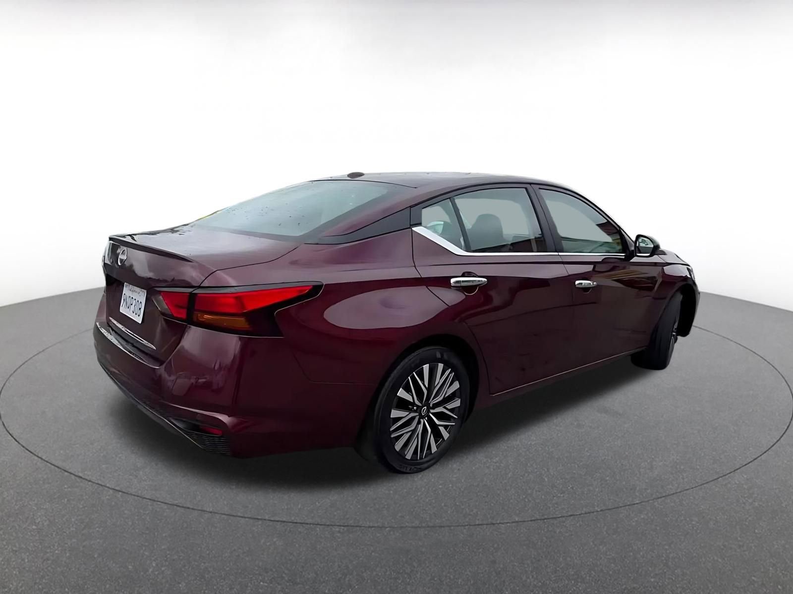 Thumbnail: 2025 Nissan Altima - 12