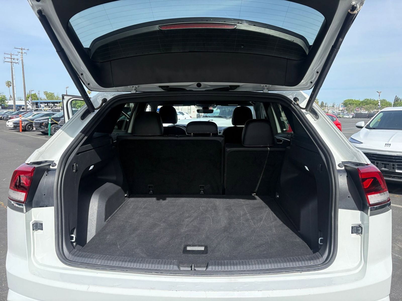 Thumbnail: 2025 Volkswagen Atlas - 34