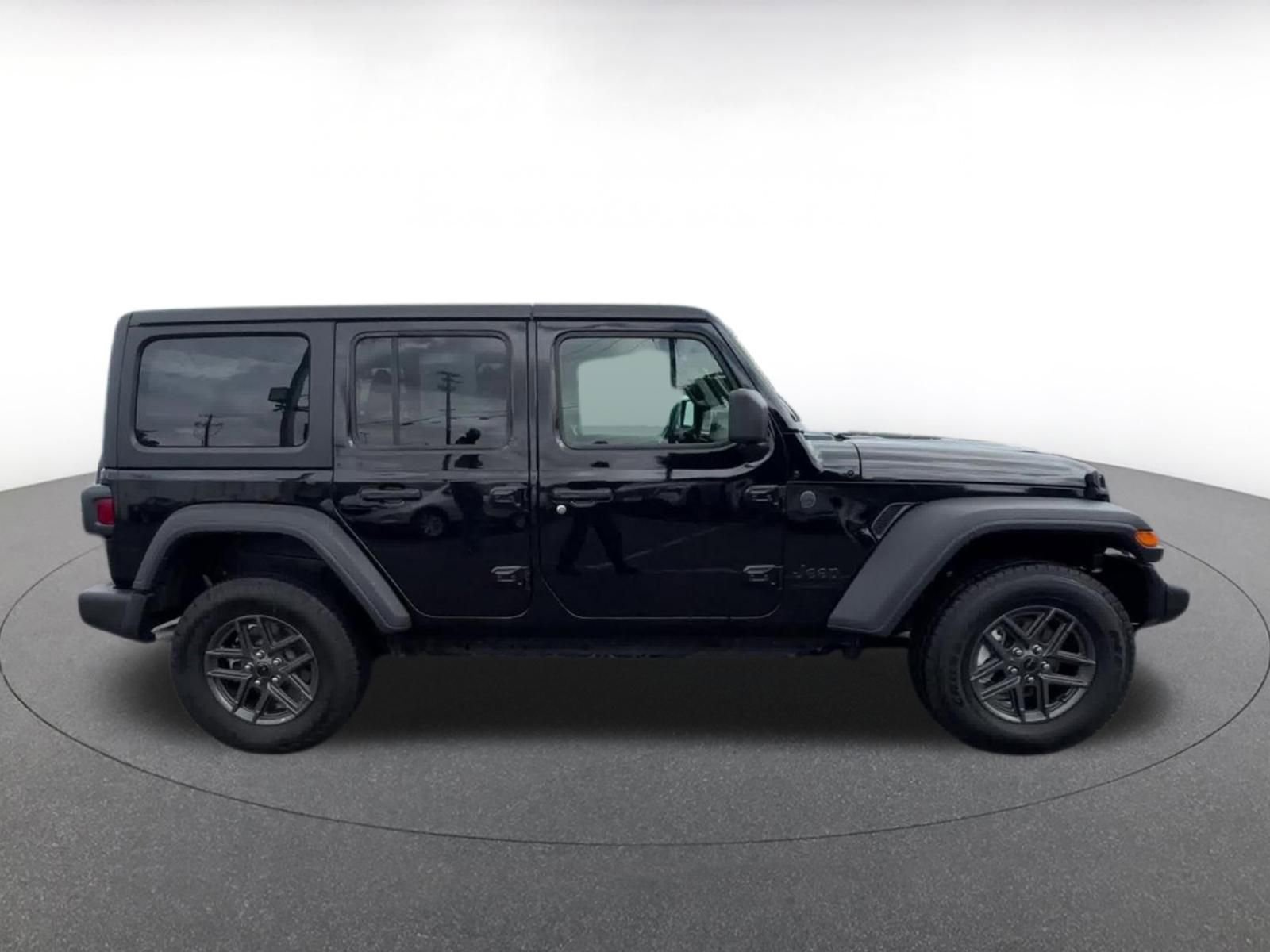 Thumbnail: 2025 Jeep Wrangler - 16