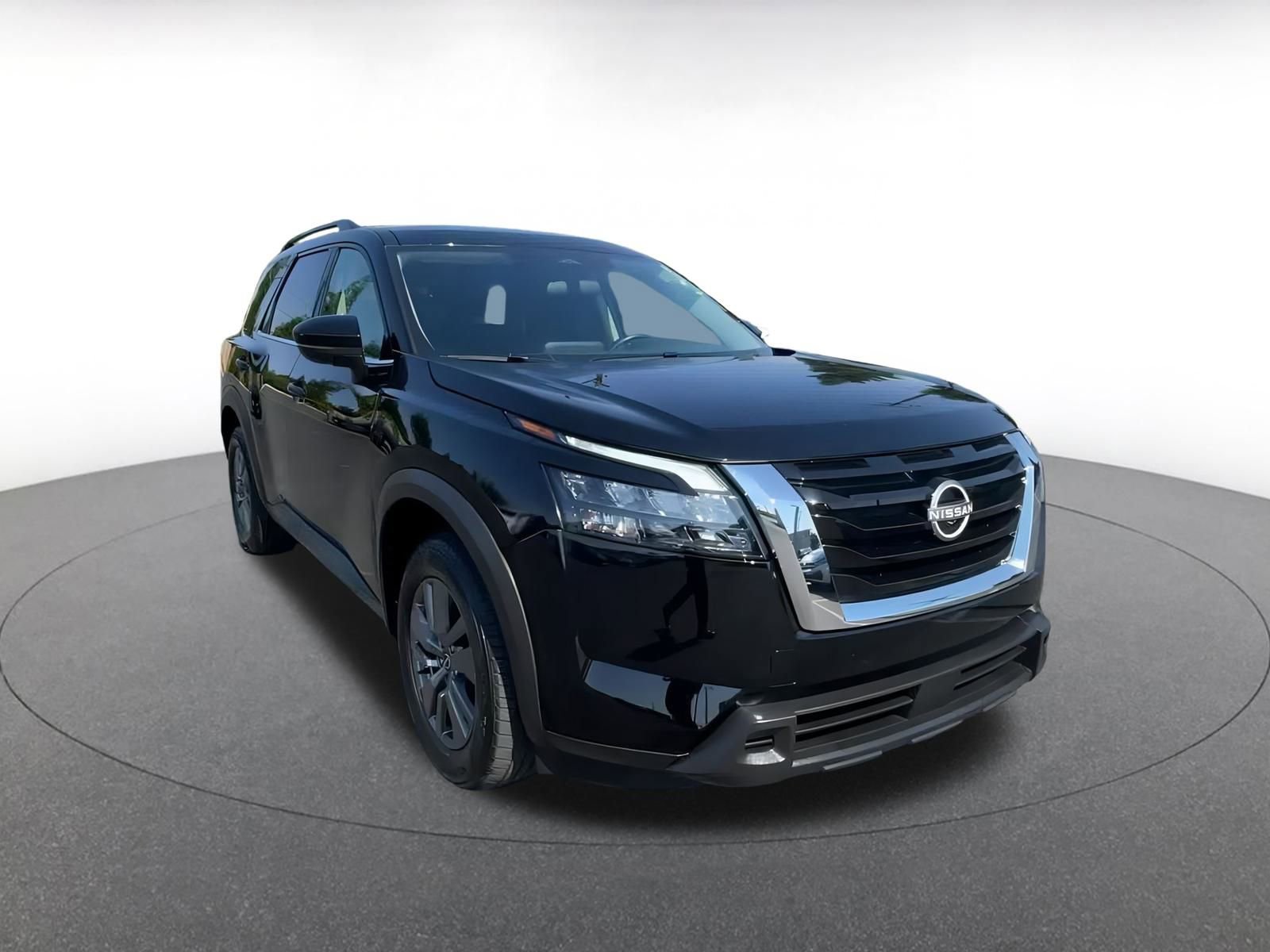 Thumbnail: 2024 Nissan Pathfinder - 3