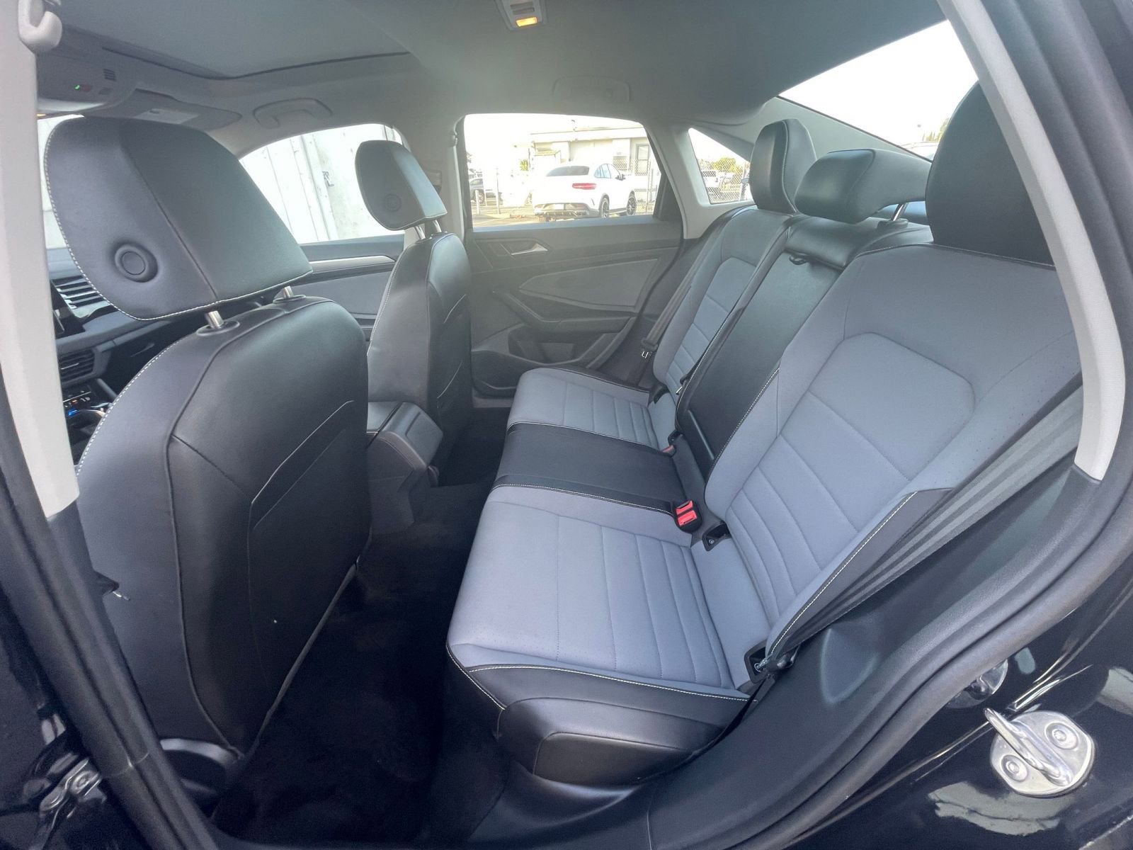 Thumbnail: 2025 Volkswagen Jetta - 24