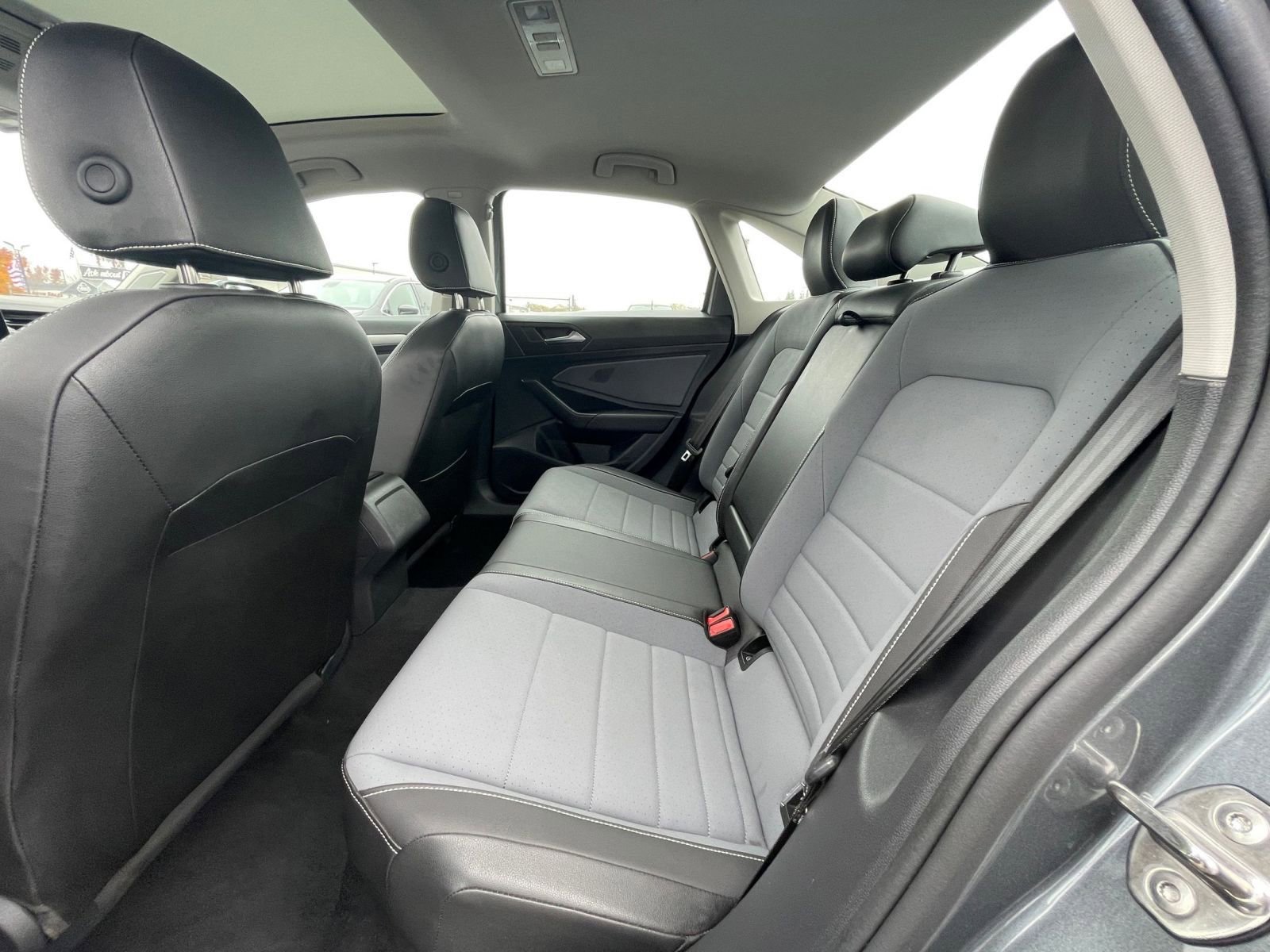 Thumbnail: 2025 Volkswagen Jetta - 25