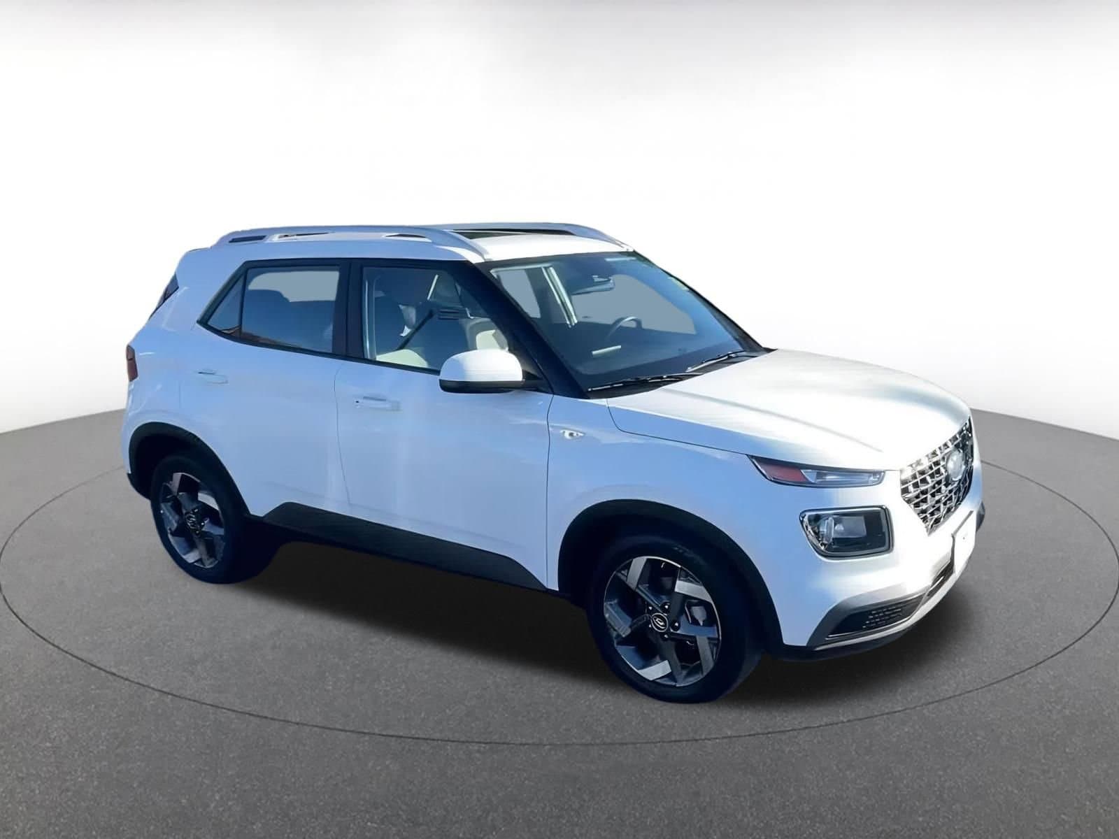 Thumbnail: 2025 Hyundai Venue - 2