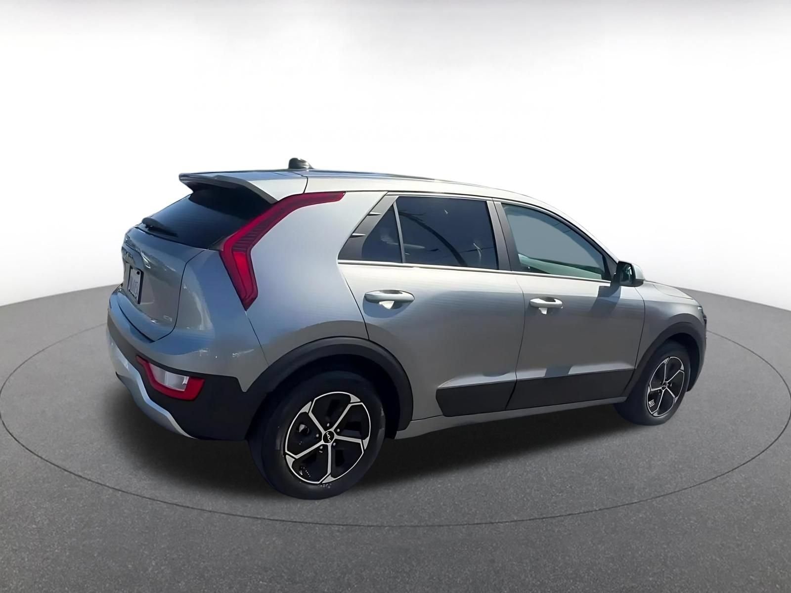 Thumbnail: 2026 Kia Niro - 15