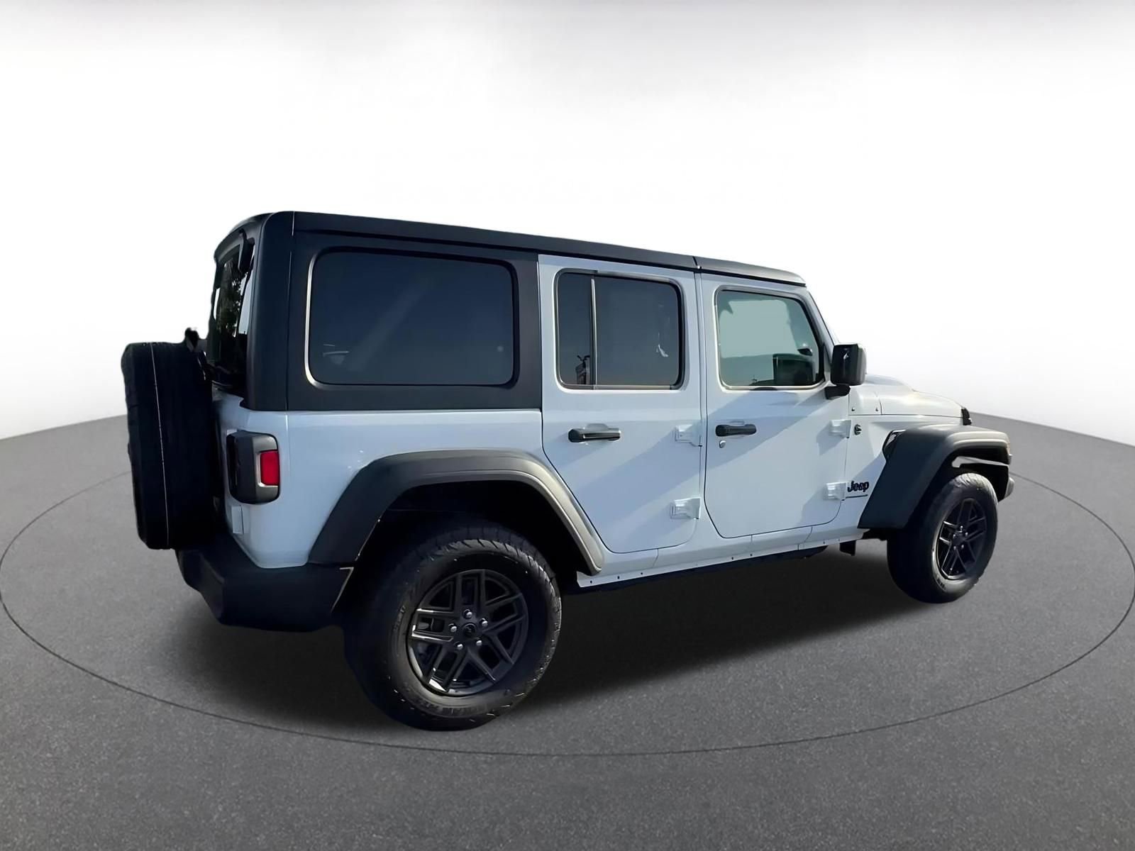 Thumbnail: 2025 Jeep Wrangler - 12