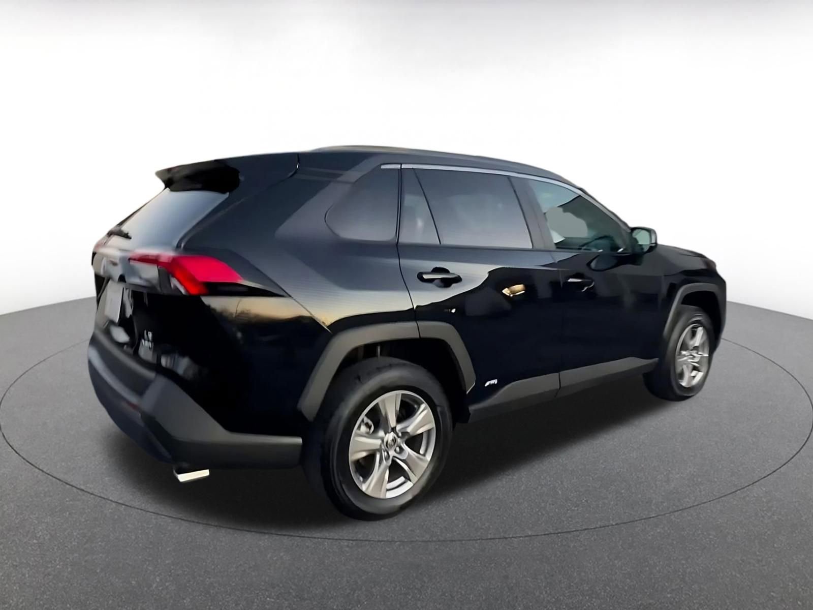 Thumbnail: 2025 Toyota RAV4 - 14