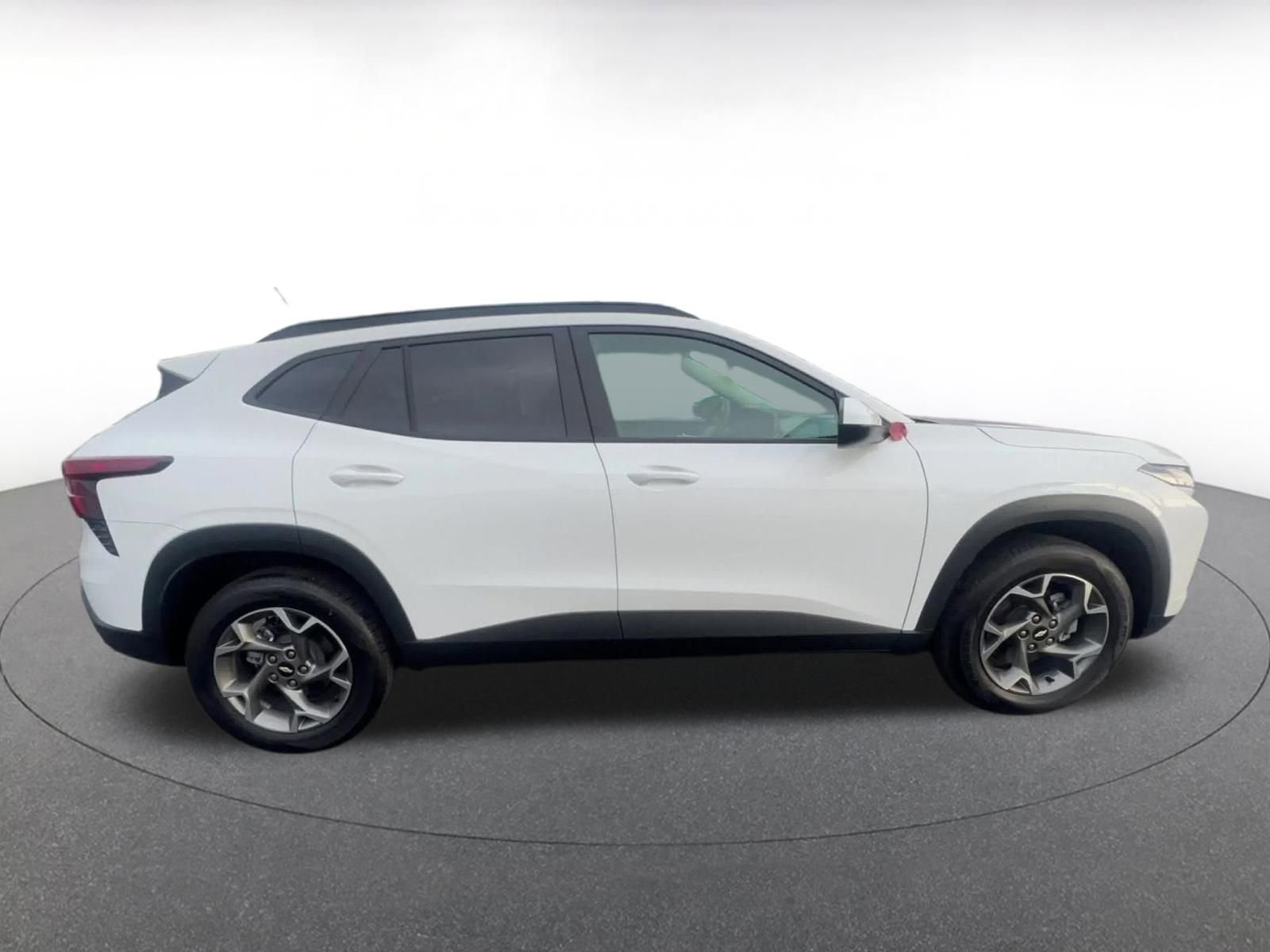 Thumbnail: 2025 Chevrolet Trax - 16