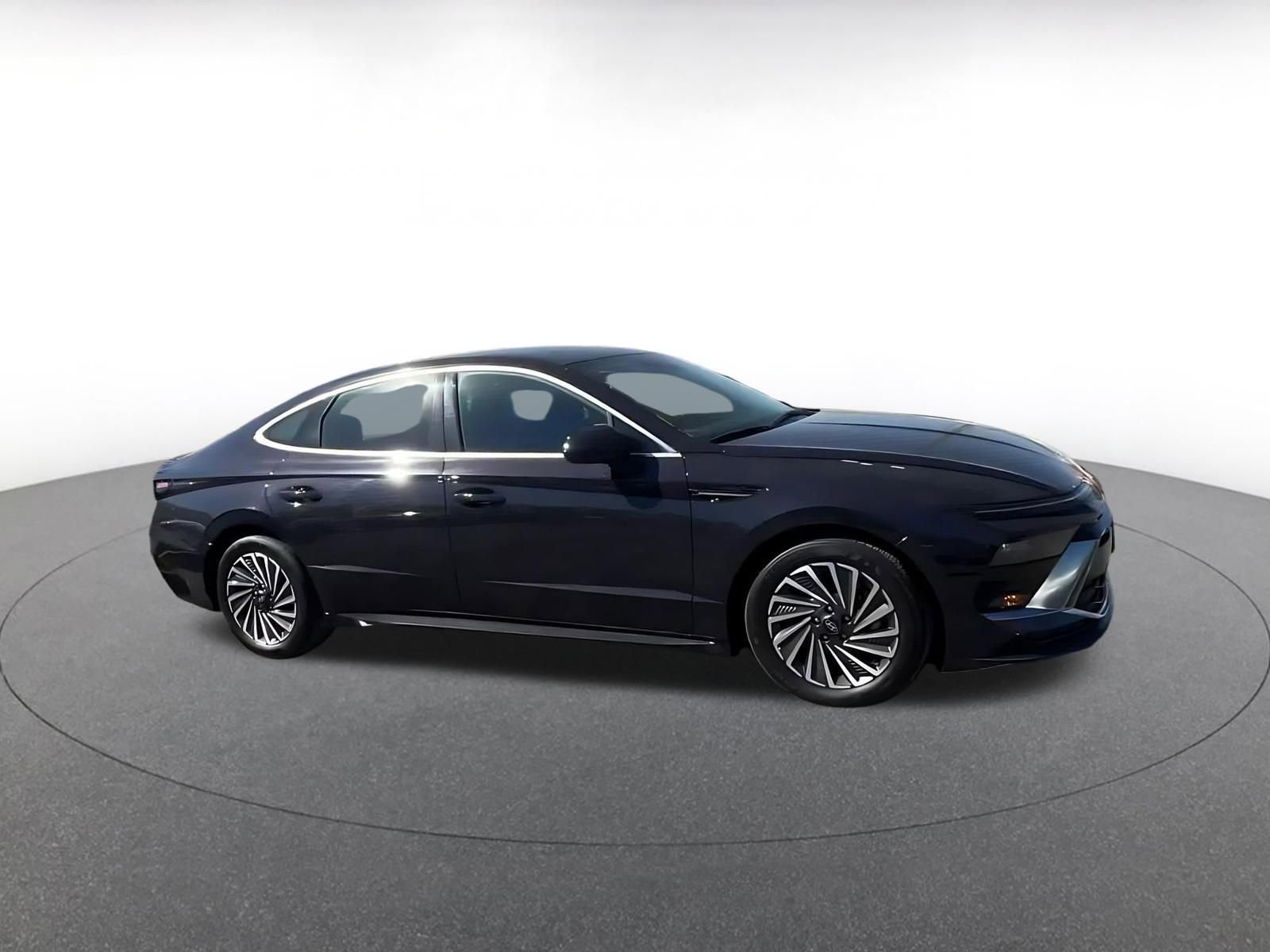 Thumbnail: 2025 Hyundai Sonata - 2