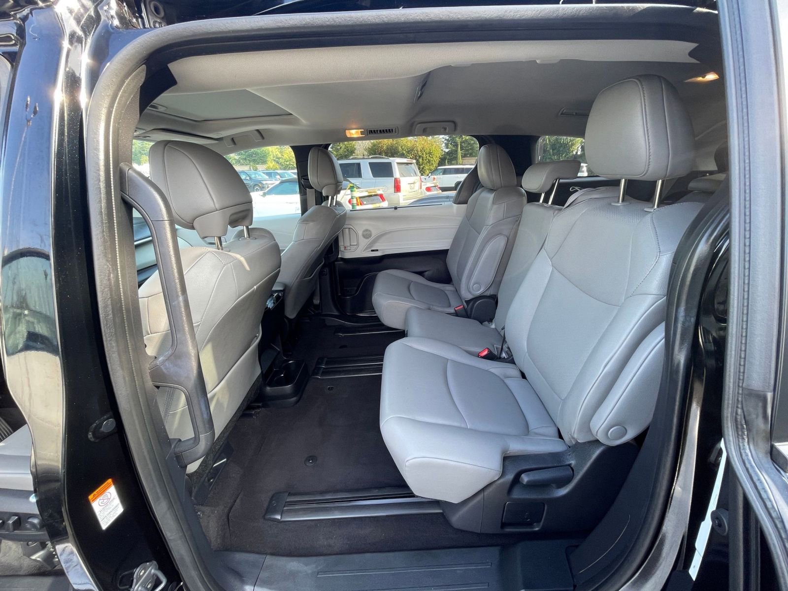 Thumbnail: 2025 Toyota Sienna - 28