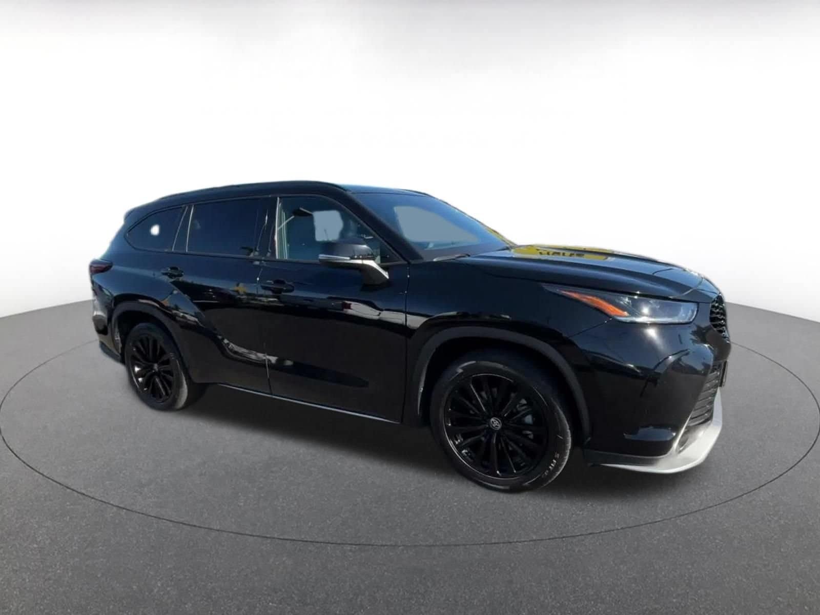 Thumbnail: 2025 Toyota Highlander - 2