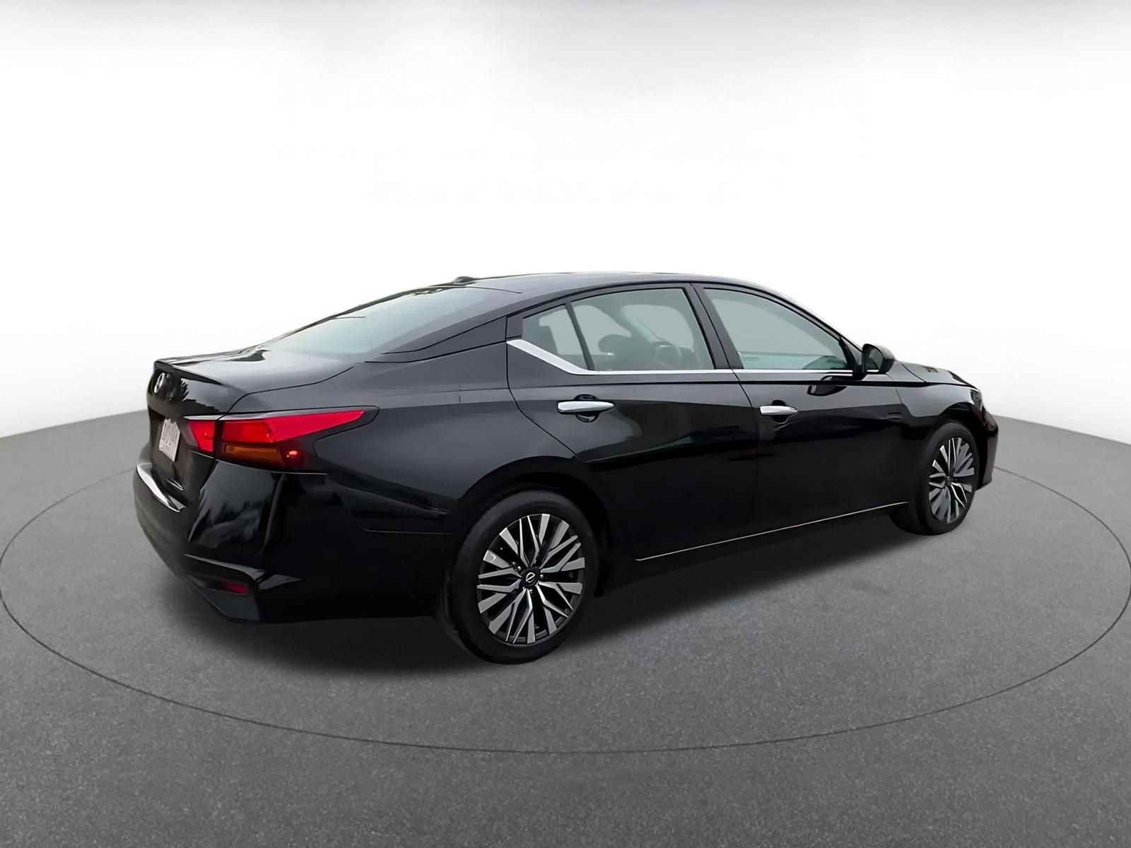 Thumbnail: 2025 Nissan Altima - 14