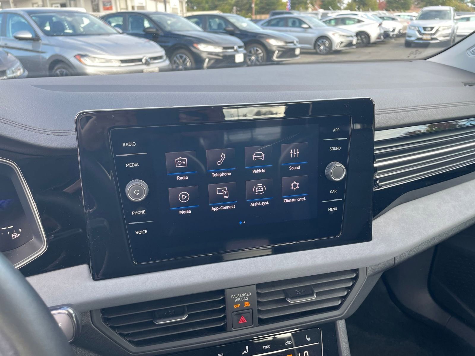 Thumbnail: 2025 Volkswagen Jetta - 21