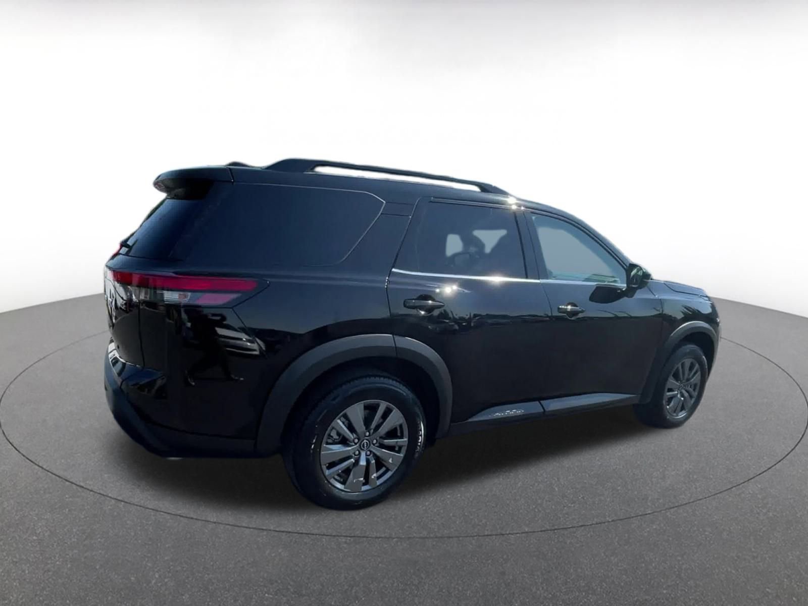 Thumbnail: 2024 Nissan Pathfinder - 15