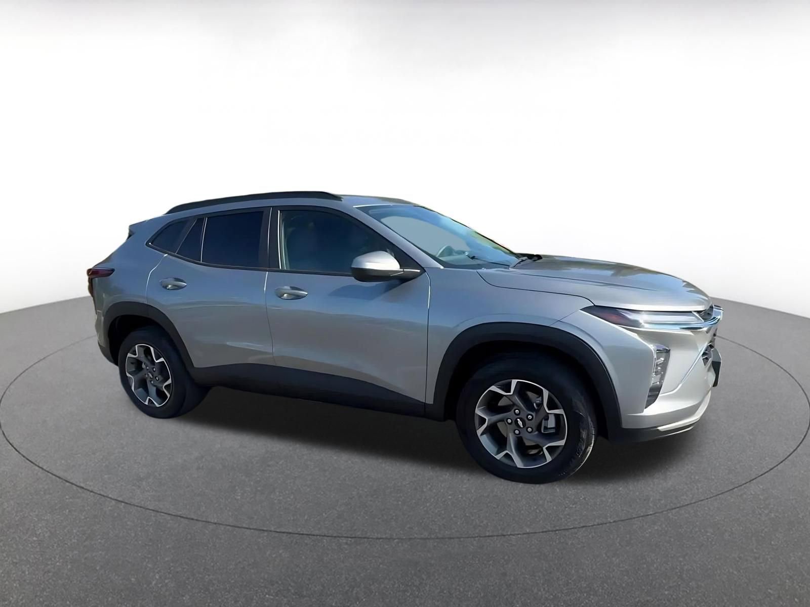 Thumbnail: 2025 Chevrolet Trax - 2