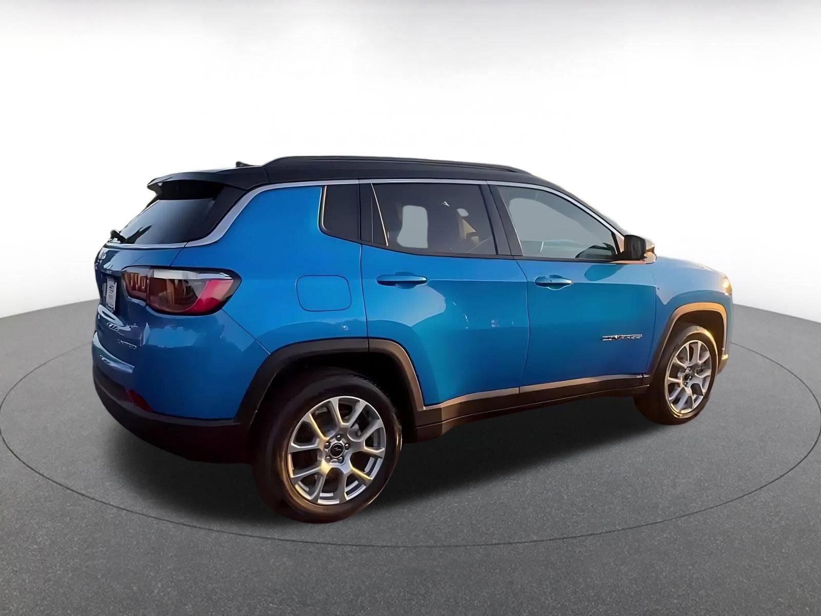Thumbnail: 2025 Jeep Compass - 15