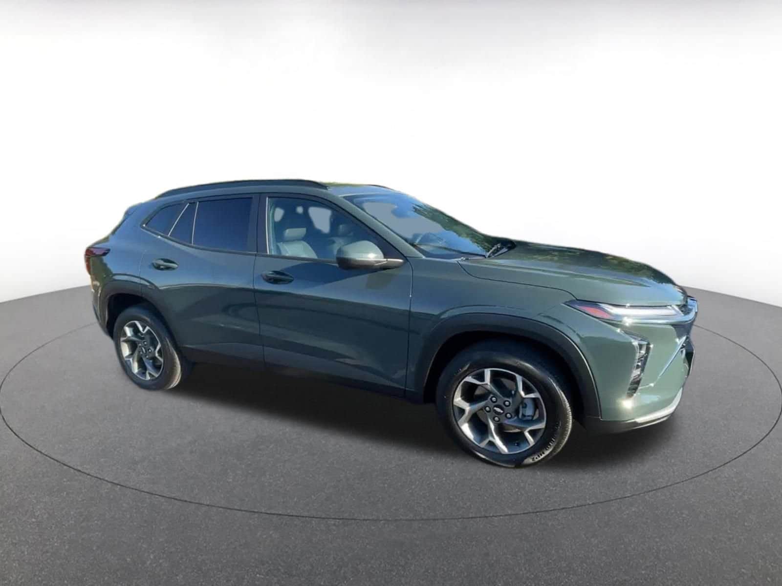 Thumbnail: 2025 Chevrolet Trax - 2