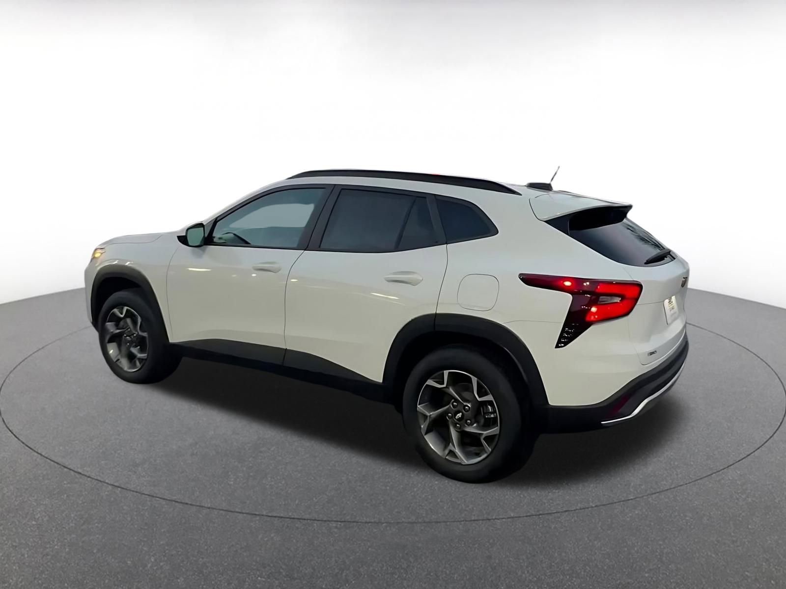 Thumbnail: 2025 Chevrolet Trax - 10