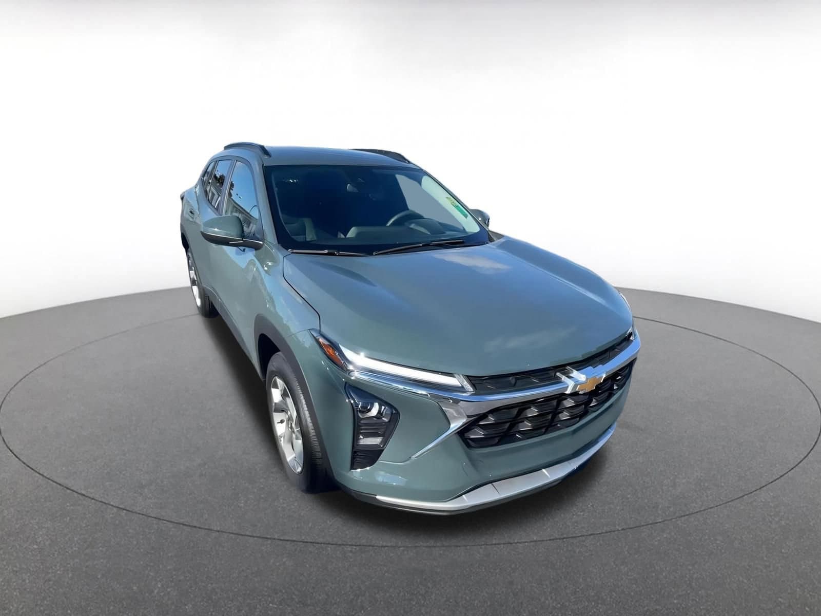 Thumbnail: 2025 Chevrolet Trax - 3