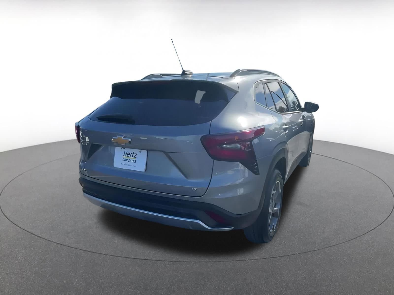 Thumbnail: 2025 Chevrolet Trax - 14