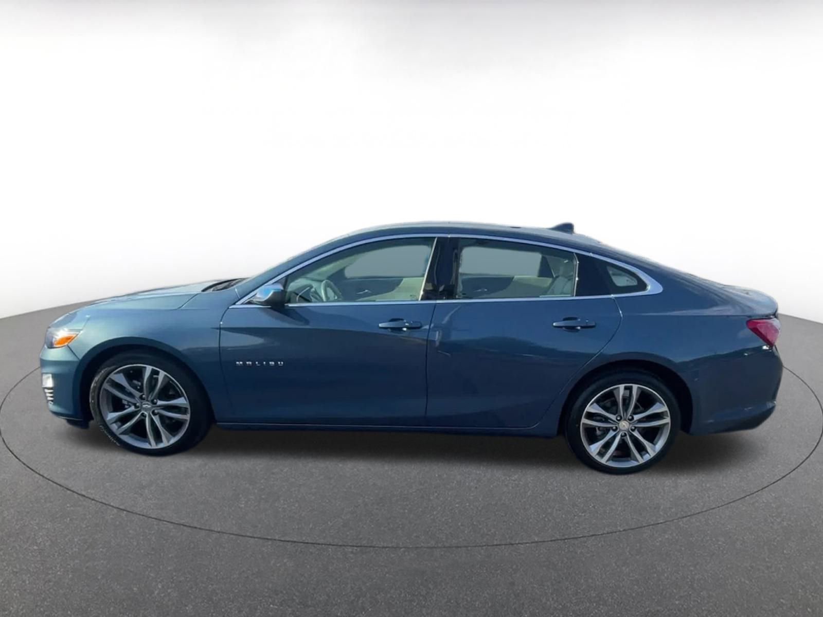 Thumbnail: 2024 Chevrolet Malibu - 9